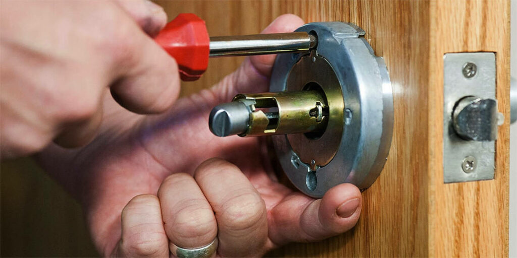 Locksmith Services Tailored For Residences Are Provided By Servleader